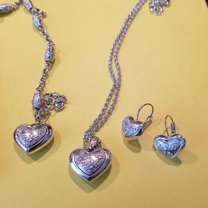 Brighton flower heart set